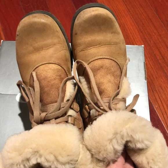 La Canadienne  🎉host pick🎉Laila shearling boots - Picture 3 of 13